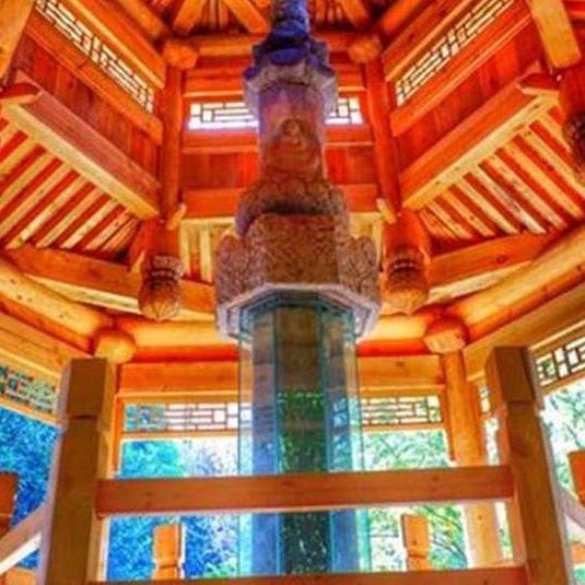 A scenic view of Xinxiang Zunshengtuoluonijingchuang