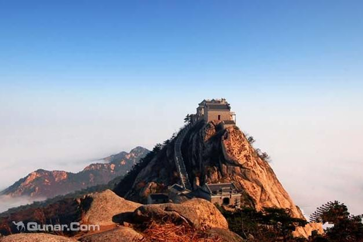 A scenic view of Xinyang Dengyingchaozuju