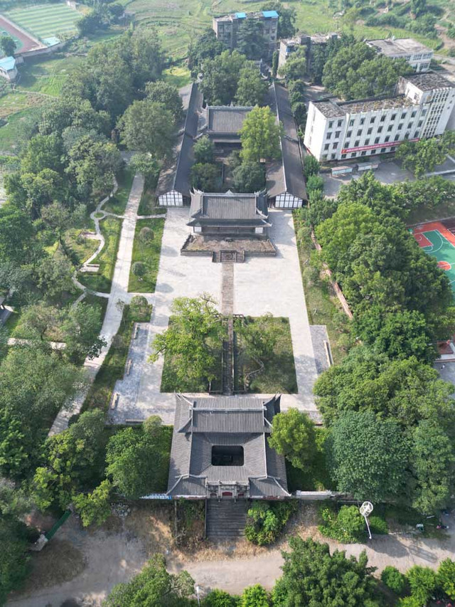 A scenic view of Xinyang Tianhumudi