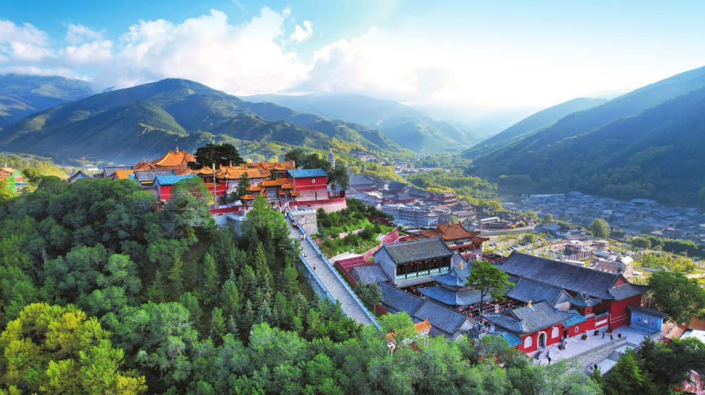 A scenic view of Xinzhou Wutaishan Ancient Buildings