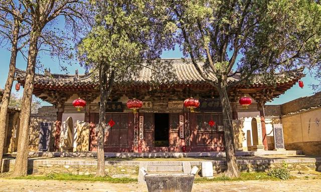A scenic view of Xinzhou Yuanping Huiji Temple