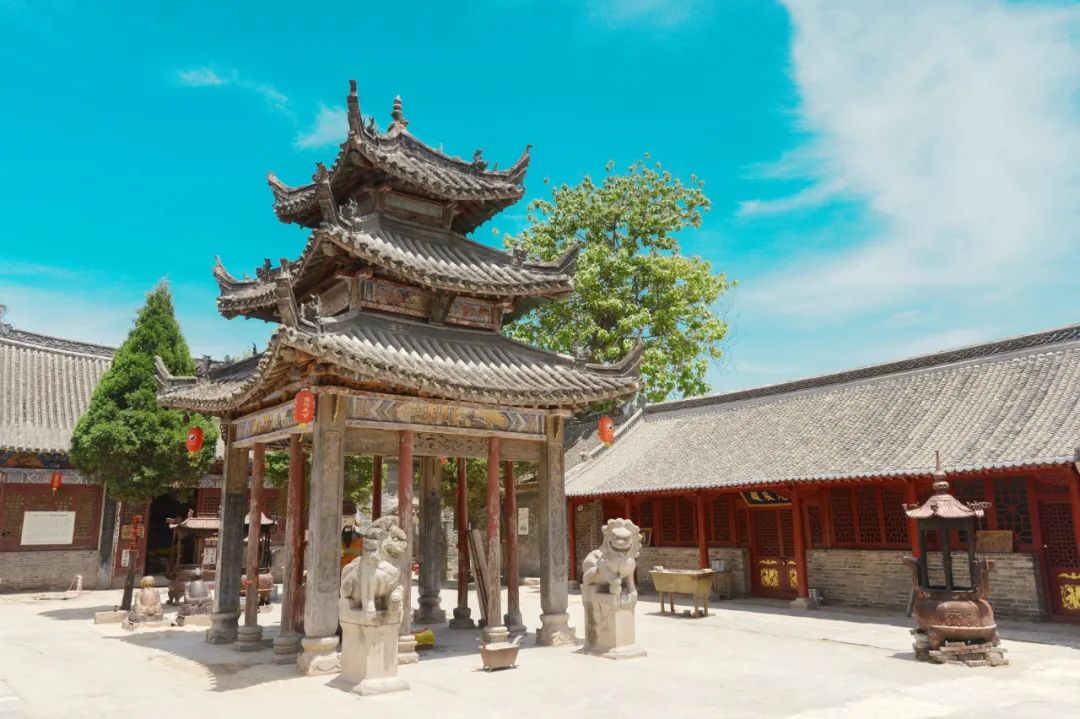 A scenic view of Xuchang Tianbaogong
