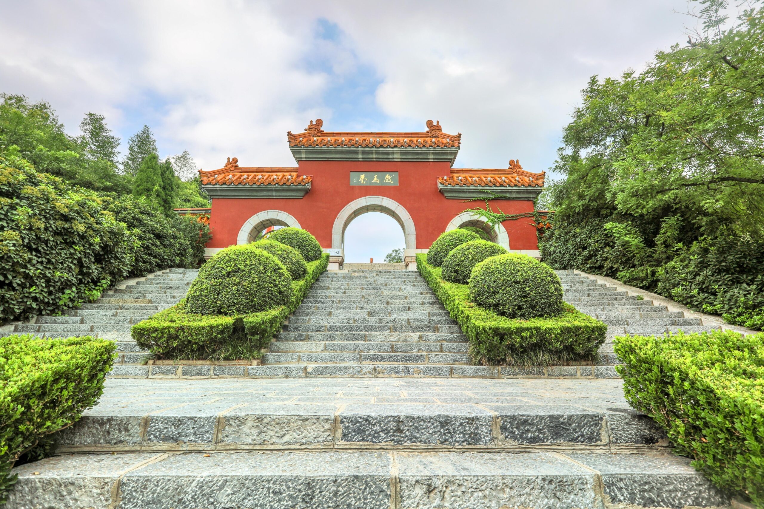 A scenic view of Xuzhou Hubushan Gu Jianzhuqun