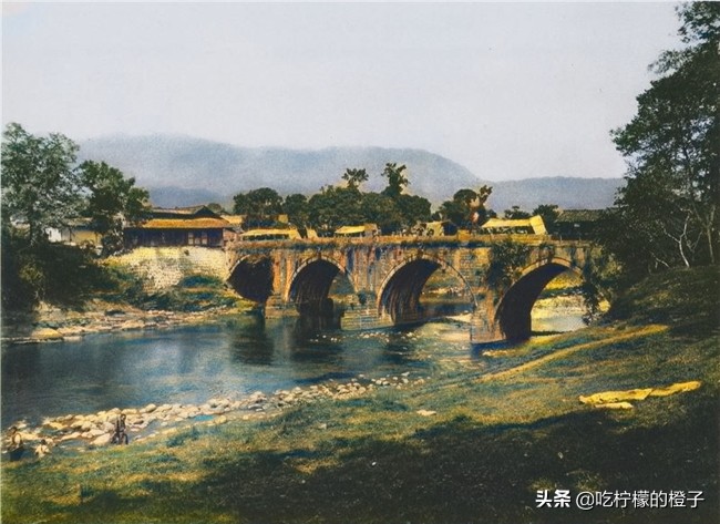 A scenic view of Yaan Qingdai Qingxi Gucheng Yizhi