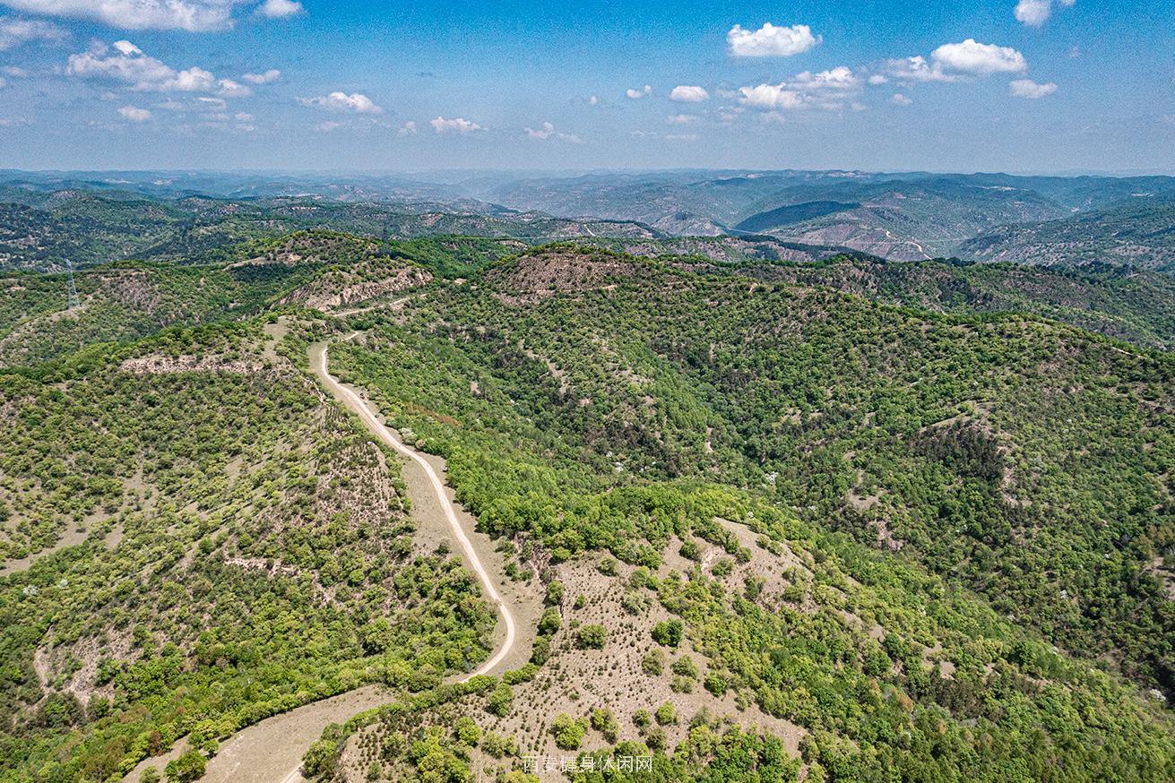 A scenic view of Yanan Qin Zhidao Yanan Section