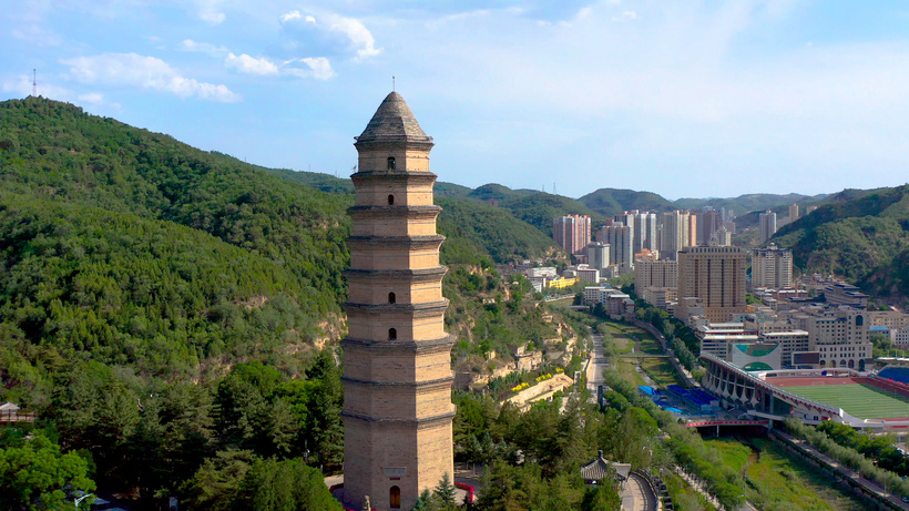 A scenic view of Yanan Wanfeng Pagoda