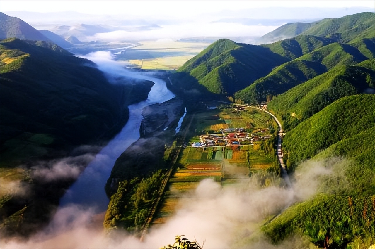 A scenic view of Yanbian Chengshanzi Shancheng