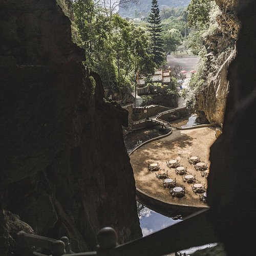 A scenic view of Yangjiang Dushizai Dongxue Yizhi