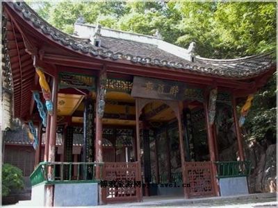 A scenic view of Yangquan Fujun Miao