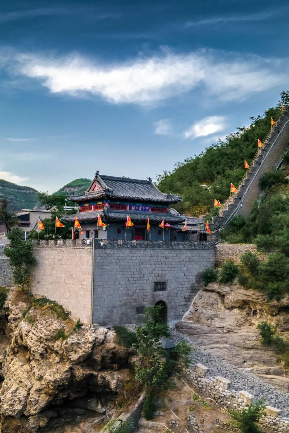 A scenic view of Yangquan Pingding Machi Yan Temple