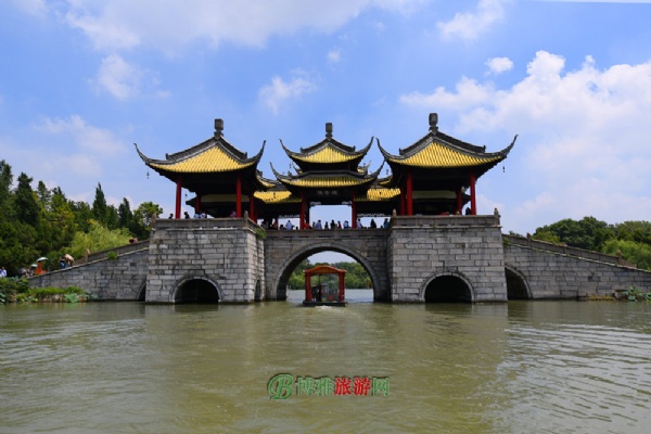 Exploring Yangzhou’s Hidden Gem: The Enchanting Lianhuaqiao He Baita
