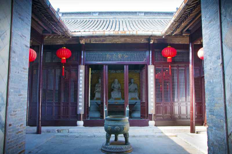 A scenic view of Yangzhou Lushi Yanshang Zhuzhai
