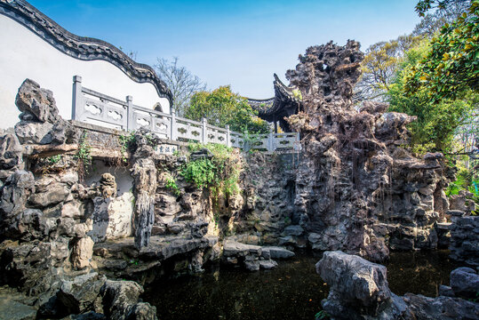 Experience the Charm of Yangzhou Xiaopangu: Where History Meets Gastronomy