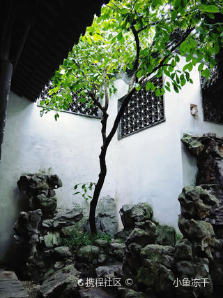 A scenic view of Yangzhou Yipu