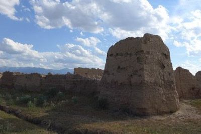 Discover the Enchanting Yili Qingdai Kalun Yizhi: A Hidden Gem in Xinjiang’s Ili Kazakh Autonomous Prefecture