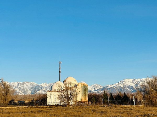 A scenic view of Yili Sanqu Geming Zhengfu Jiuzhi