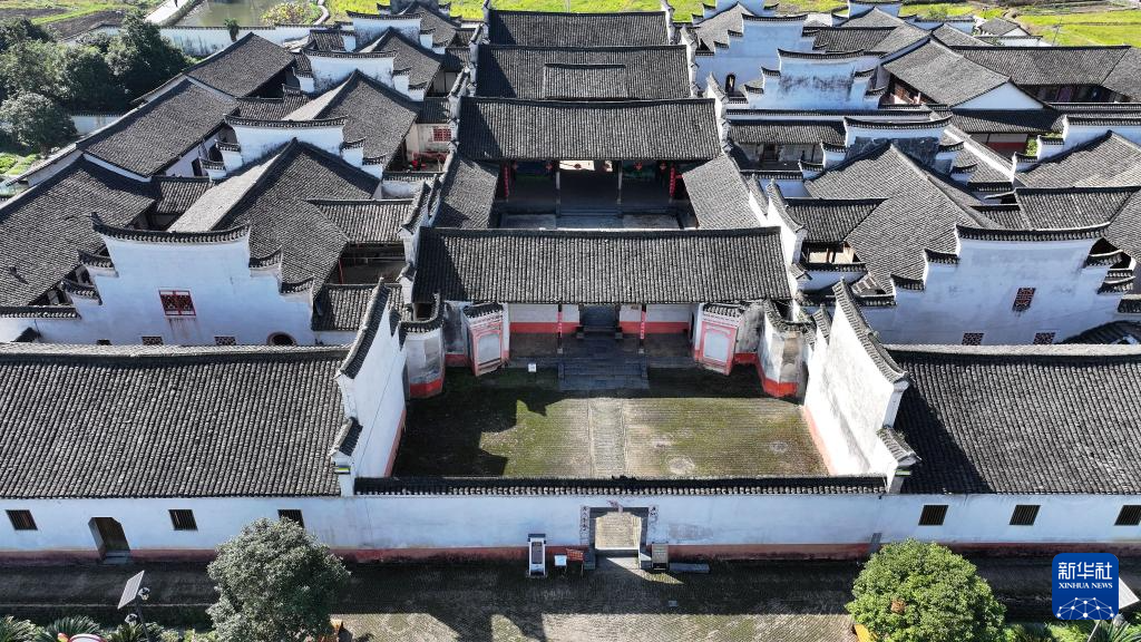 A scenic view of Yongzhou Jianyantou Zhoujia Dayuan Gujianzhuqun