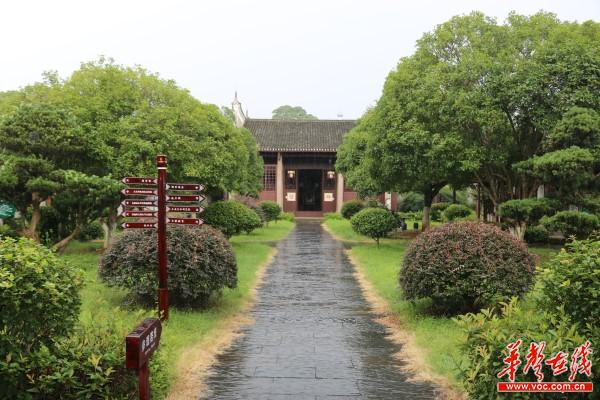 A scenic view of Yueyang Pingjiang Qiyi Jiuzhi