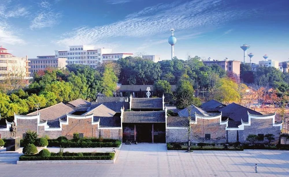 A scenic view of Yueyang Pingjiang Qiyi Jiuzhi