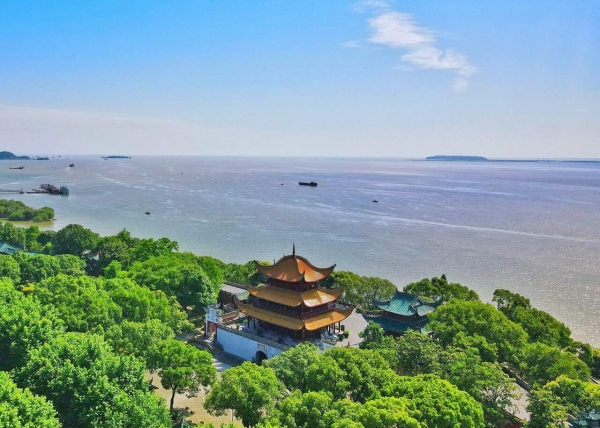 A scenic view of Yueyang Yuezhouguan