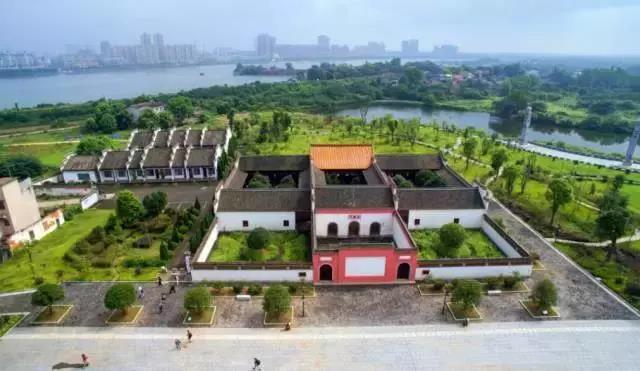 Experience Tranquility at Yueyang Zuowenxianggong Ci: A Must-Visit Site in Hunan