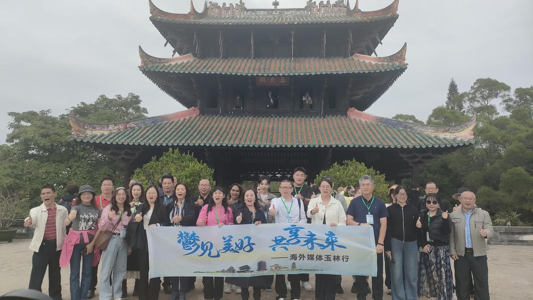 A scenic view of Yulin Jingluetai Zhenwuge