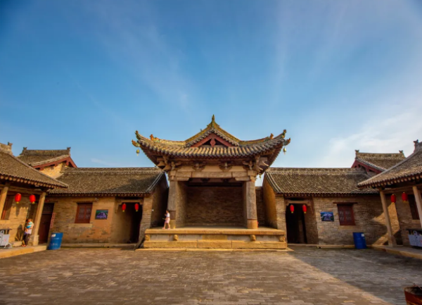 A scenic view of Yuncheng Dongfeng Stage