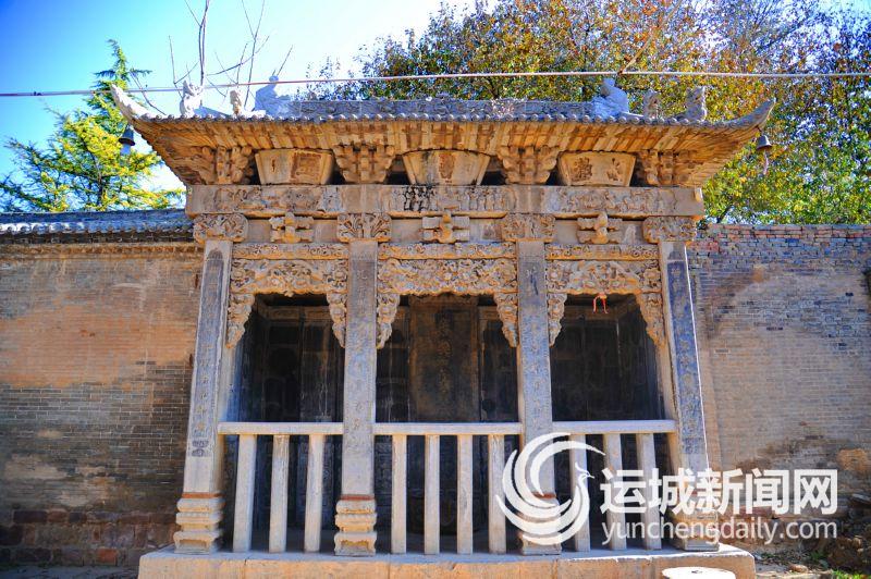 A scenic view of Yuncheng Guojiazhuang Qiu Shi Stone Pailou And Beiting