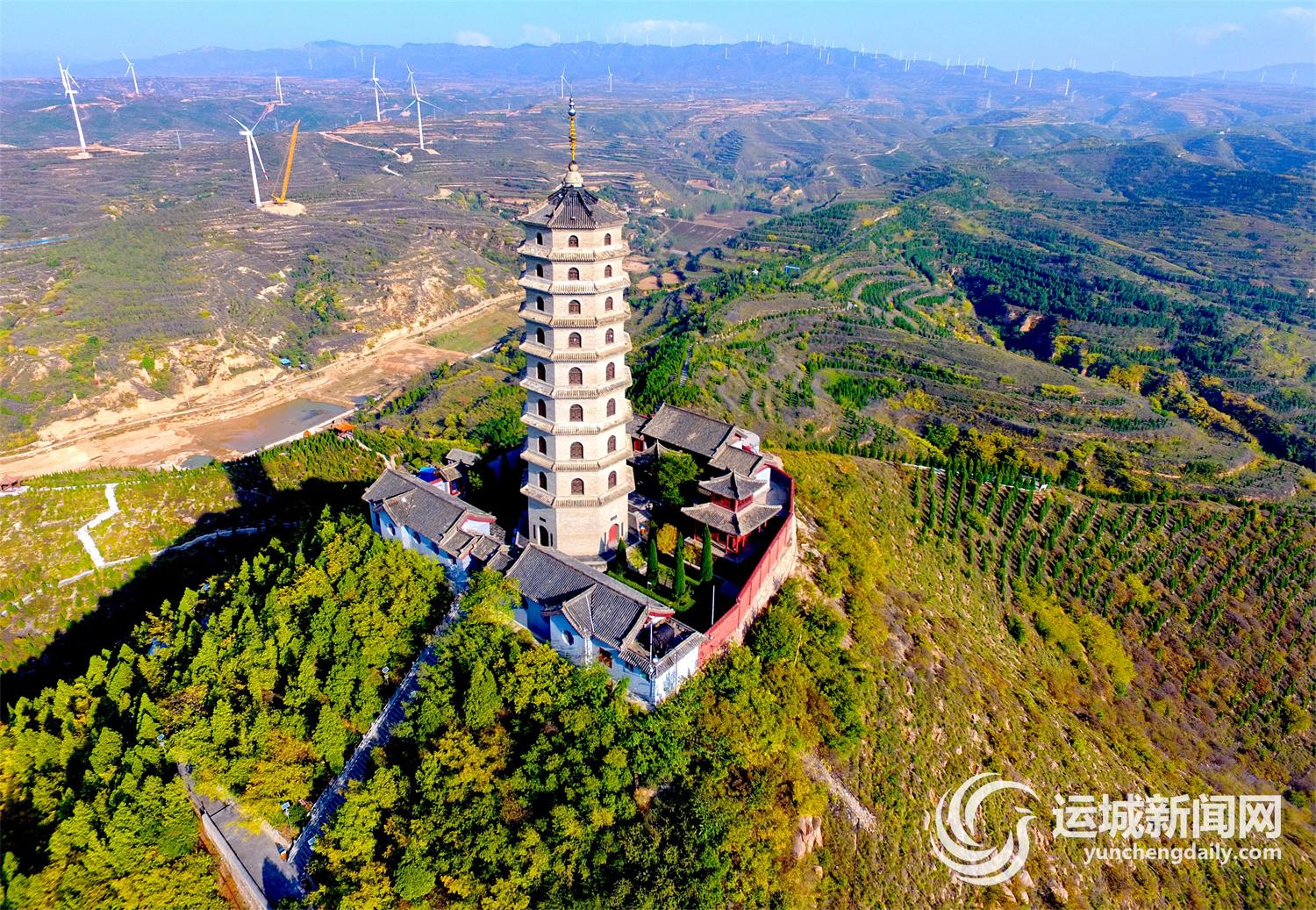 A scenic view of Yuncheng Miaodao Temple Twin Pagodas