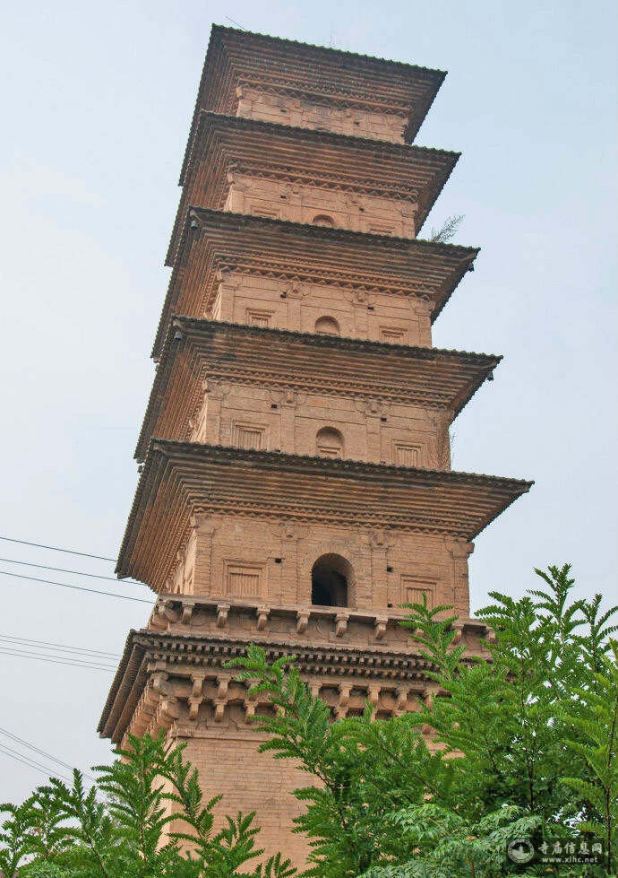 A scenic view of Yuncheng Miaodao Temple Twin Pagodas