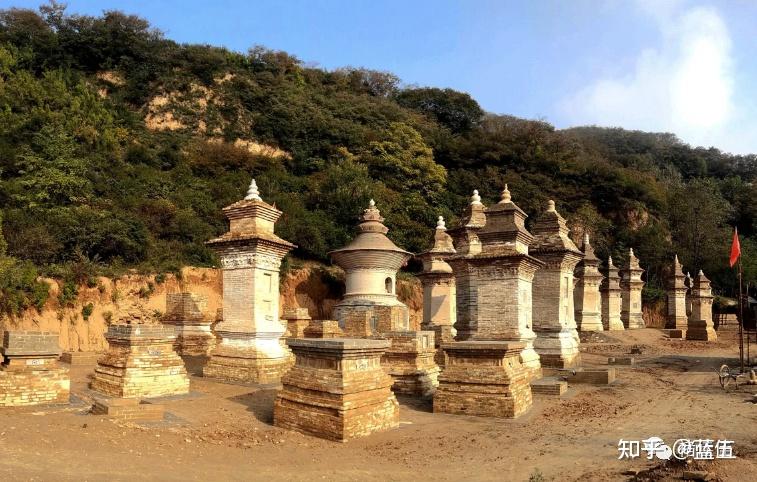 A scenic view of Yuncheng Qiyan Temple Pagoda Forest