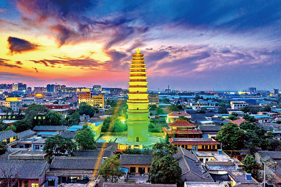 A scenic view of Yuncheng Taiping Xingguo Temple Pagoda
