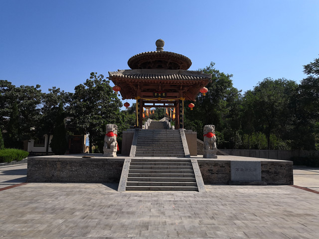 A scenic view of Yuncheng Wanrong Houtu Temple