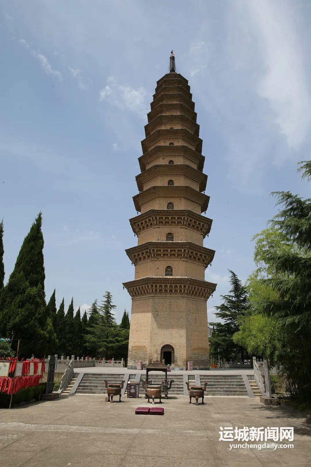 A scenic view of Yuncheng Xiangkou Shousheng Temple Brick Pagoda