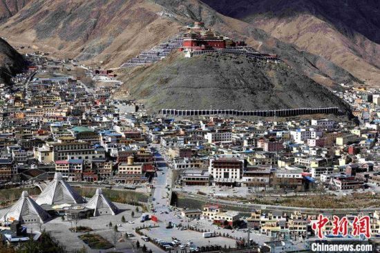 A scenic view of Yushu Gumuqun
