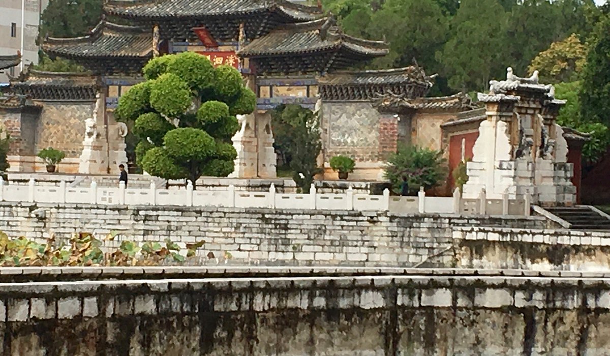 A scenic view of Yuxi Jiangchuan Wenmiao