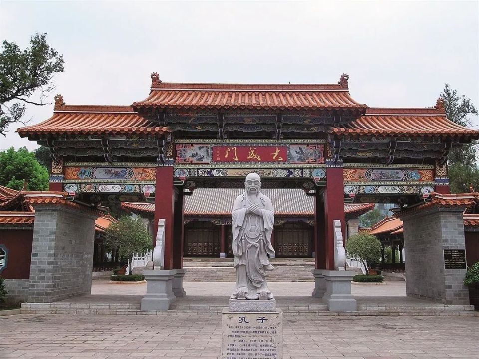 A scenic view of Yuxi Jiangchuan Wenmiao