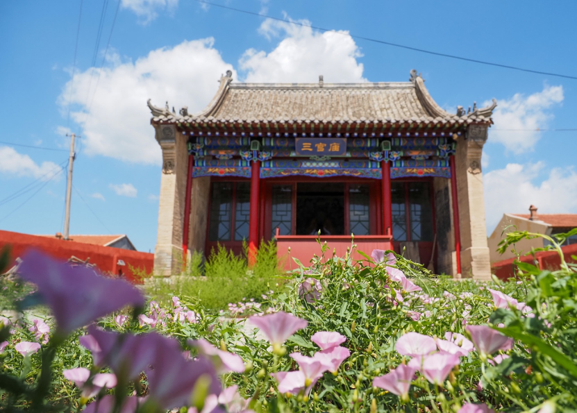 A scenic view of Zhangjiakou Weixian Guandi Temple