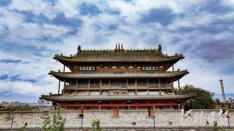 A scenic view of Zhangjiakou Weizhou Yuhuang Pavilion