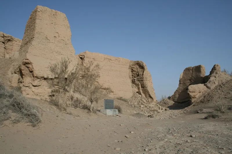 A scenic view of Zhangye Heishuiguo Yizhi