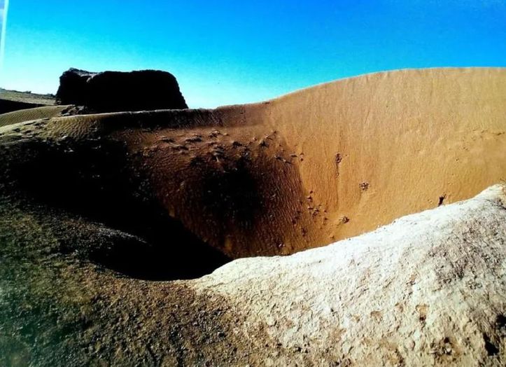 A scenic view of Zhangye Heishuiguo Yizhi