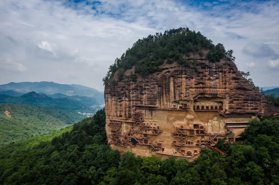 A scenic view of Zhangye Wenshushan Shiku