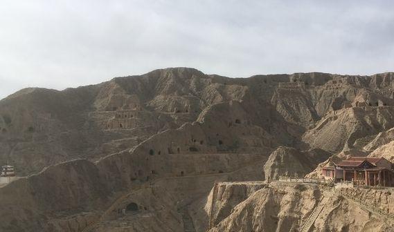 A scenic view of Zhangye Wenshushan Shiku