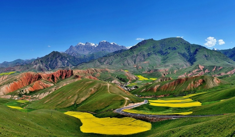 A scenic view of Zhangye Xihuishan Yizhi