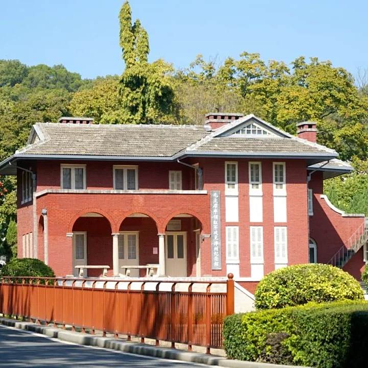 A scenic view of Zhangzhou Gongnong Hongjun Donglujun Lingdao Jiguan Jiuzhi