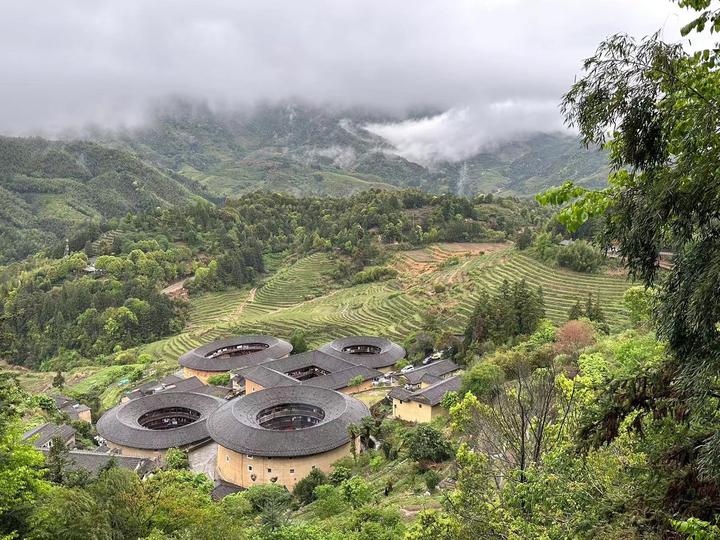 A scenic view of Zhangzhou Lianhuachishan Yizhi