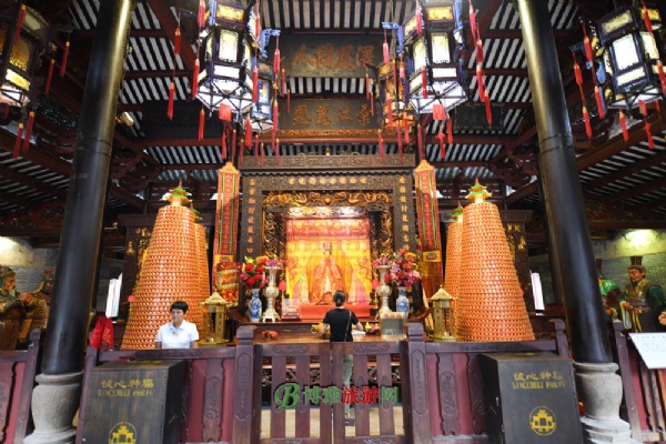 A scenic view of Zhaoqing Yuecheng Longmu Zumiao