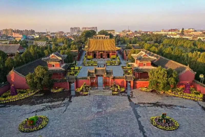 A scenic view of Zhengzhou Huayanggucheng