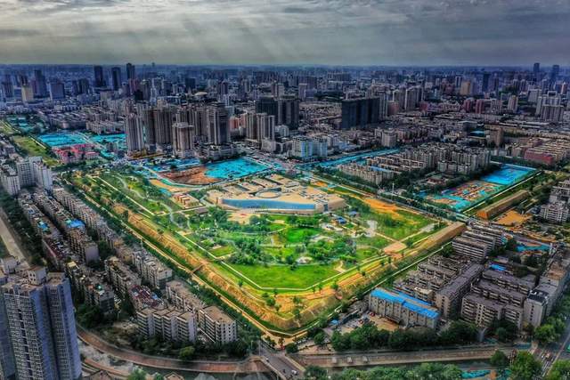 A scenic view of Zhengzhou Renhezhaiyizhi