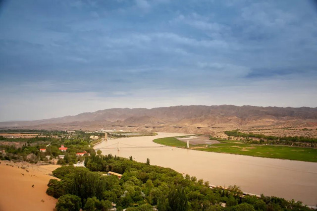 A scenic view of Zhongwei Liuzhou Chengzhi